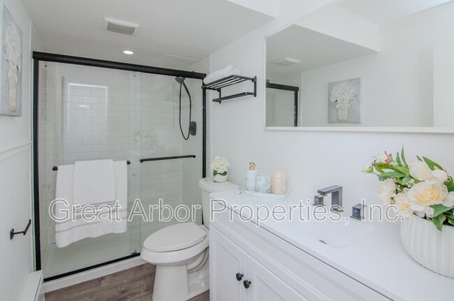 Photo - 4194 Packard St Unidad Apt 1