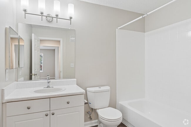 2BR, 2BA - 1,186SF - Second Bathroom