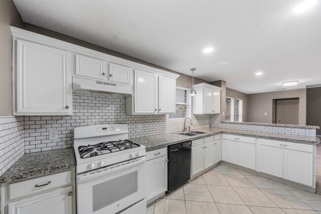 Photo - 6803 Highwind Bend Ln