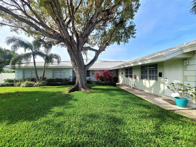 Building Photo - 2120 NE 41st St Unit C