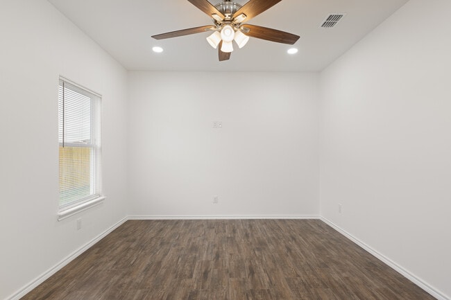 Photo - 2323 N Valley Cir