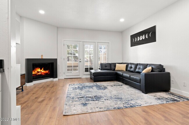 Photo - 3047 E Rose Ln