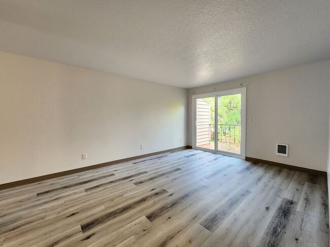 Photo - 20125 SW Tualatin Valley Hwy Unit 12