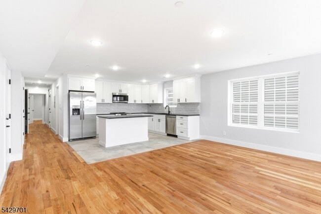 Photo - 129 Mt Pleasant Ave Unidad 2