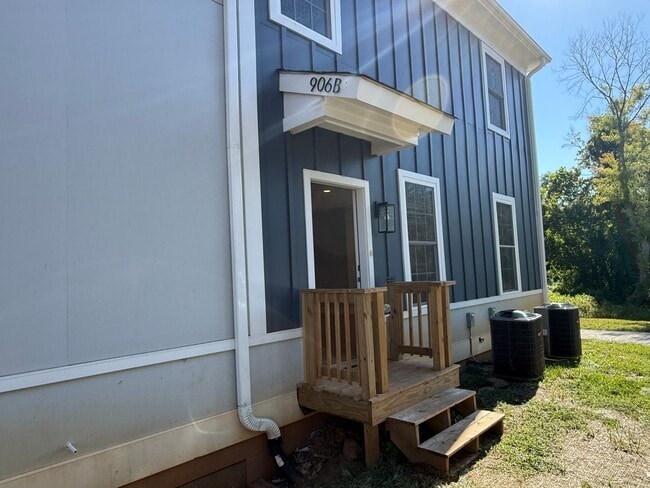 Photo - 906 Nassau St Unit 906 Nassau Street -  B