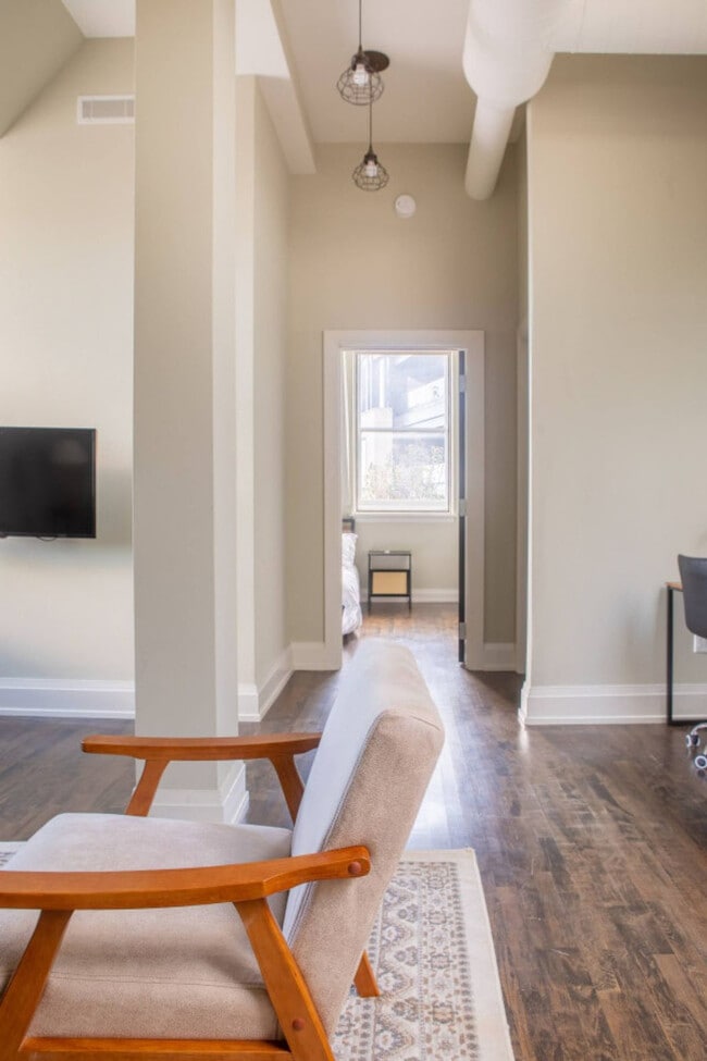 Photo - 225 E Michigan St Unidad ID1379039P