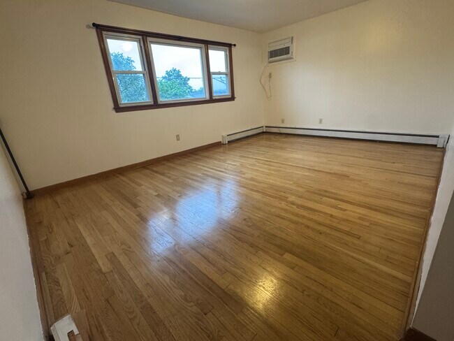 Photo - 190 Baltimore Ave Unit #2