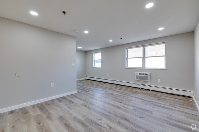 2BR, 2BA - 950SF - Living Room