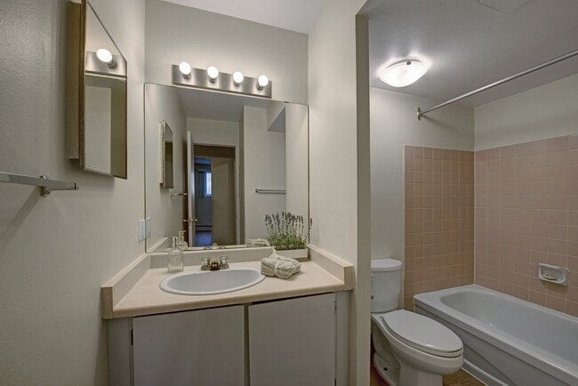 Photo - Wyndham Crossing