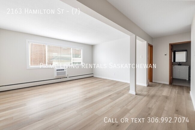 Photo - 2163 Hamilton St Unit (7)