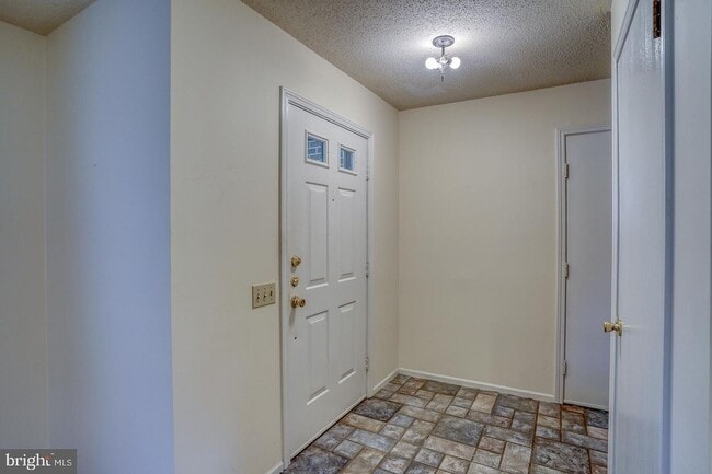 Photo - 12 Squire Cir