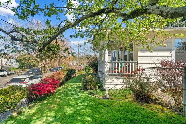 Photo - 840 N Farragut St