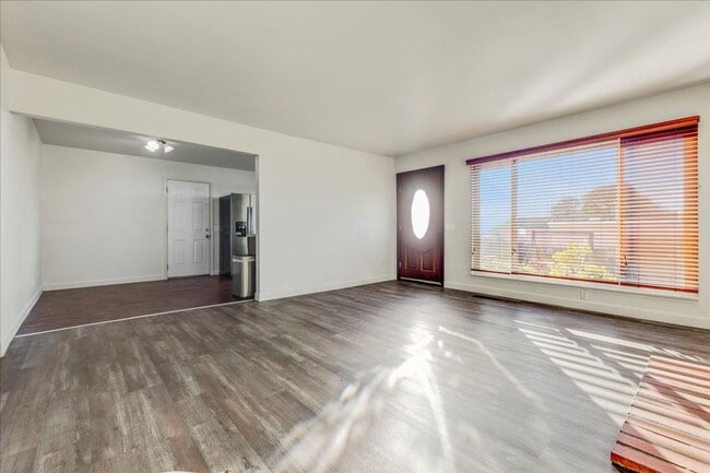 Photo - Upper Seaside 3 Bedroom / 1.5 Bath