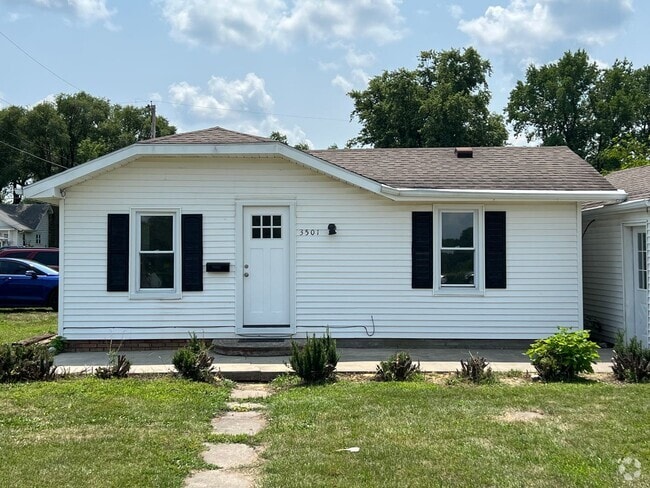 Building Photo - 3501 Marshall Ave Rental