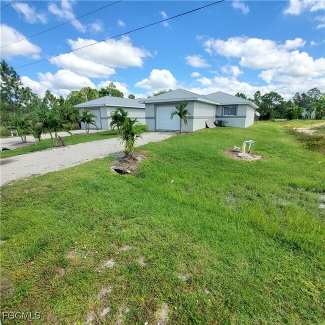Building Photo - 779 Bedford Dr