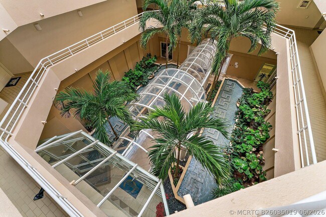 176 Helios Dr Unit 606