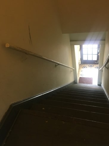 inside the room - 24 Hale St