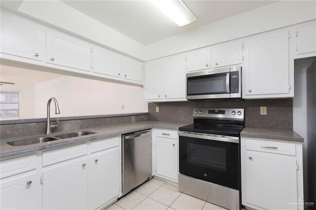 Photo - 15 Toronto Ave Unit 14