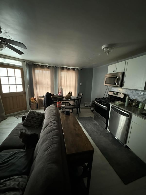 Photo - 531 W King St Unidad B