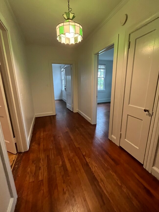 Photo - 305 N Jefferson St NE Unidad D