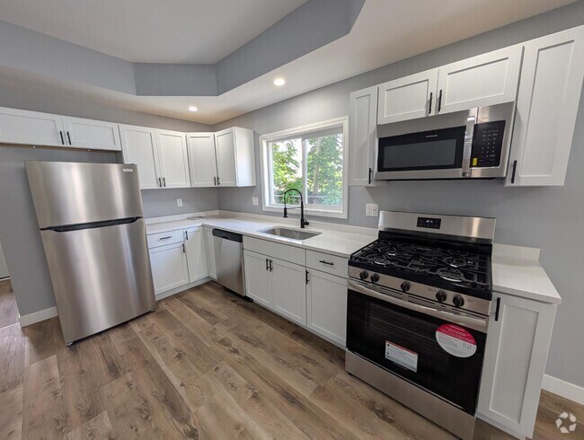 Building Photo - 2117 Kemble Ave Rental