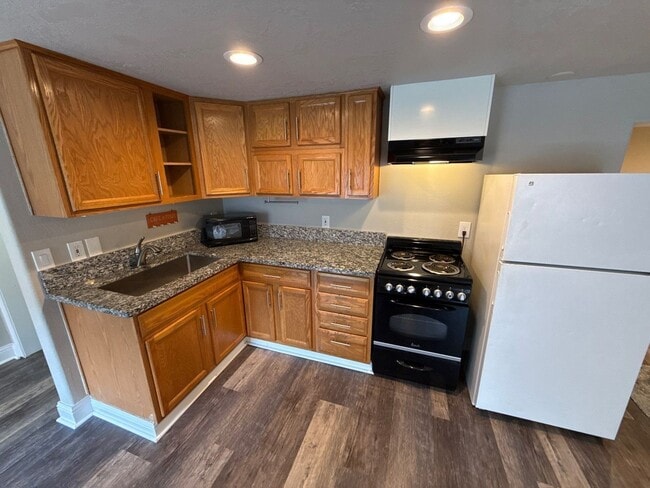 Photo - 696 Eisenhower Ct NW