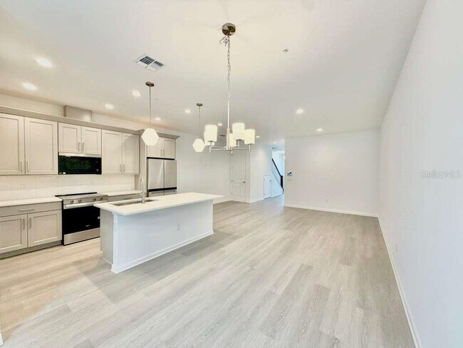 Photo - 1866 Falconhurst Ln