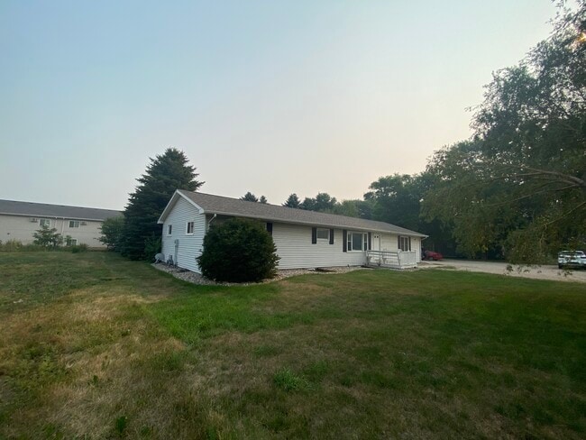 Building Photo - 510 US-14