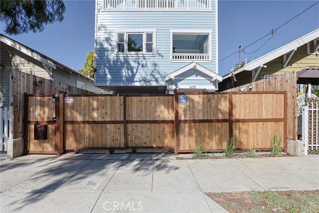 Photo - 605 W 4th St