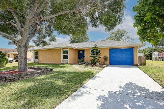 Building Photo - 1612 SE Cascella Ct Rental