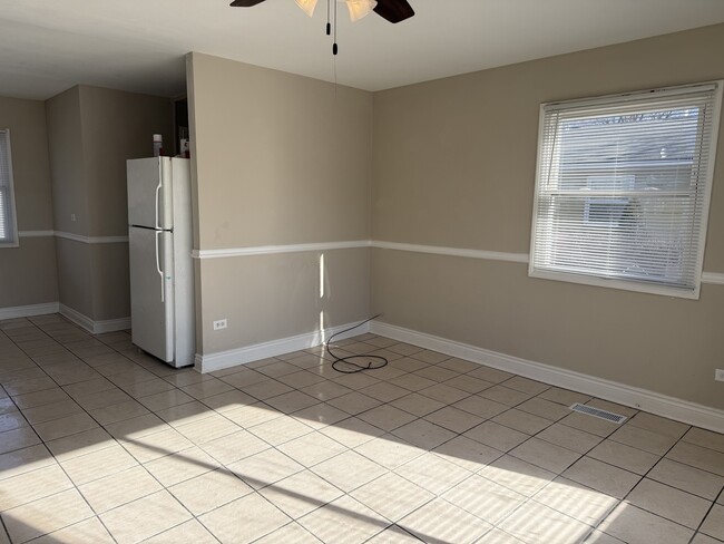 Photo - 537 Andover St