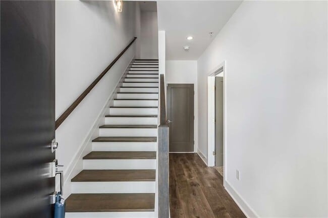 Photo - 1225 Chelsea Cir NW