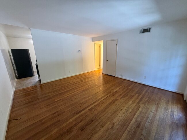 Photo - 425 S Church St