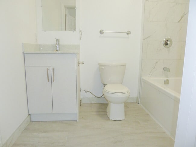 Photo - 630 Cummings Ave Unit 106