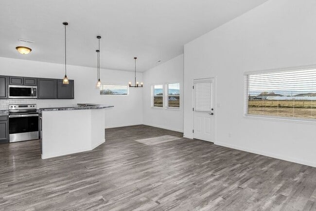 Photo - Beautiful Brand-New 3 Bedroom Home Near the Colorado River & Trail System