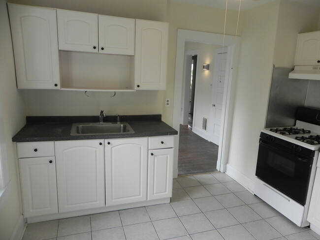 Photo - 186 Grasmere Ave Unidad 2