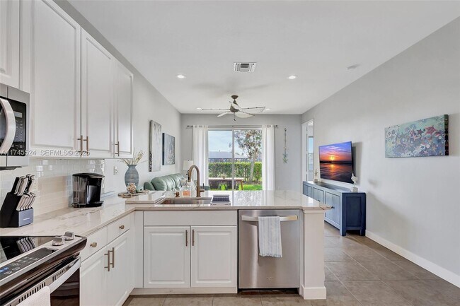 Photo - 1604 Mariner Bay Blvd