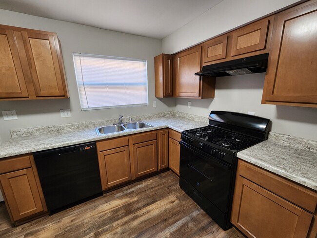 Photo - 924 Rarig Ave