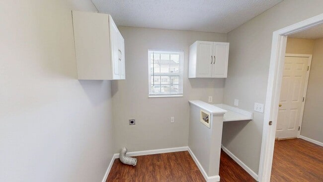 Photo - 6752 Lagrange Dr