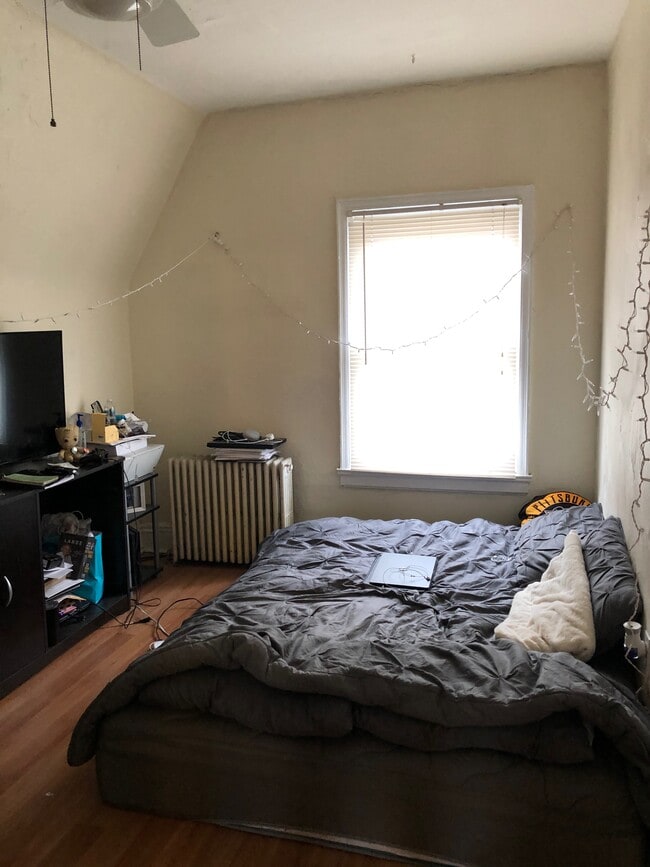 4742 Friendship Ave Unit 4