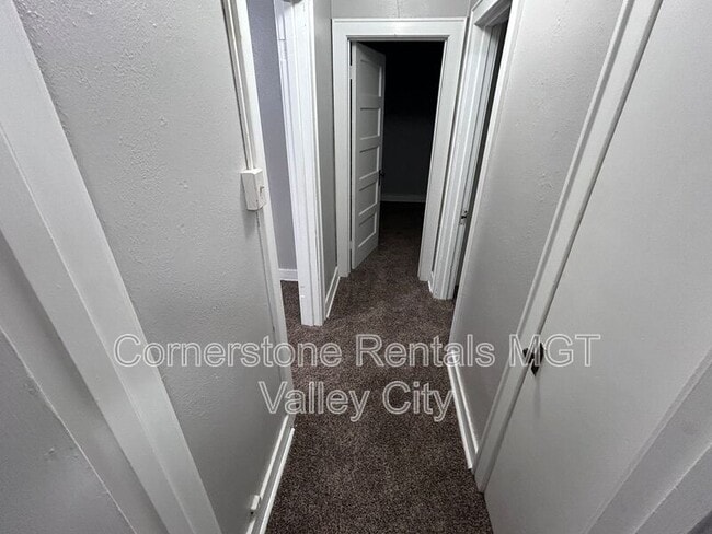 Photo - 208 5th Ave SW