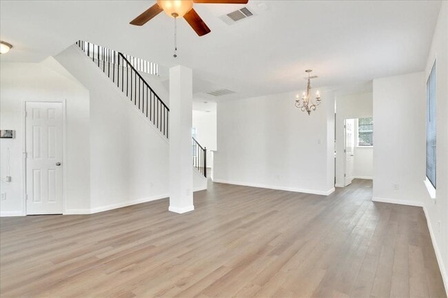 Photo - 1402 Grafton Ln