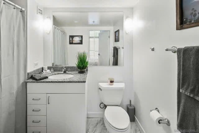 Photo - 425 W Beech St Unit Fully Furnished