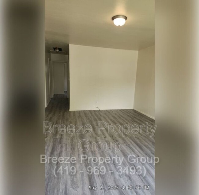 Photo - 2074 Price St House