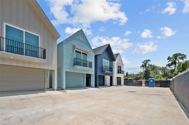 Photo - 4612 Crown Grove Ln