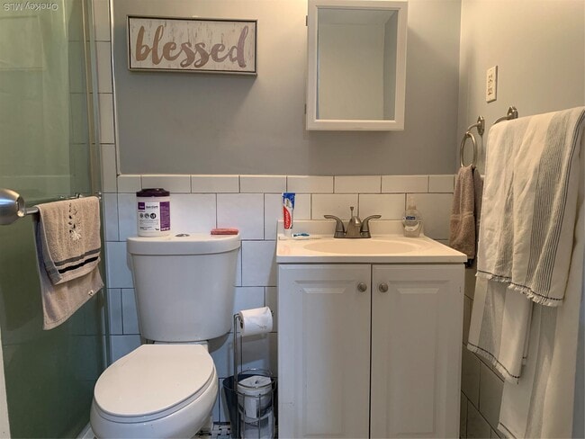 Photo - 21-29 Audrey Ave Unit 2