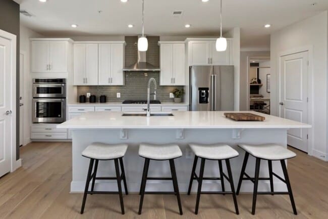 Cocina - 2324 Windcharm St Unidad 408