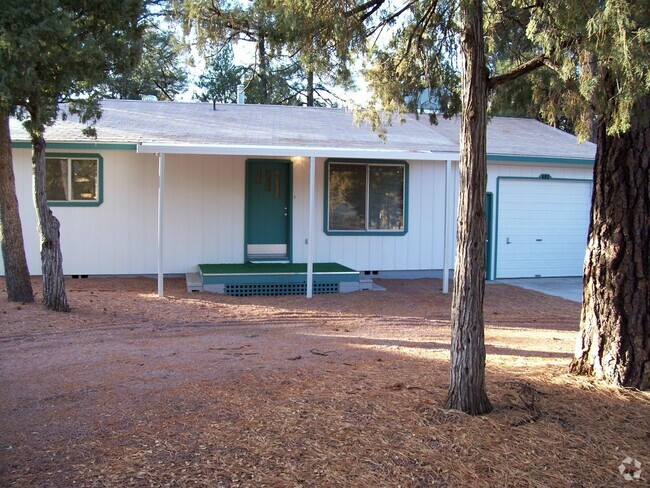Building Photo - Adorable 2 bed / 2 bath - with 1 car garage Rental