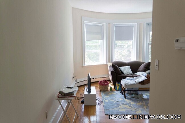 Photo - 19 Fairbanks St Unit 33