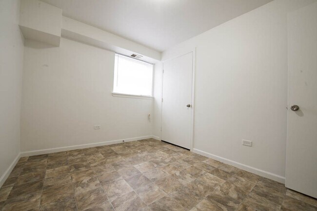 Photo - 5300 S Michigan Ave Chicago, IL 60615